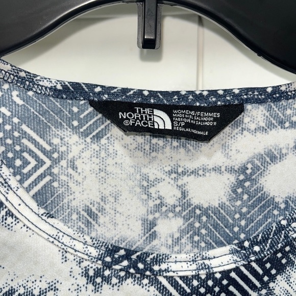The North Face Flash Dry T Shirt Size Small Blue White Pattern Short Sleeve - Picture 2 of 4